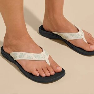 OluKai Ohana Women’s Beach Sandals
